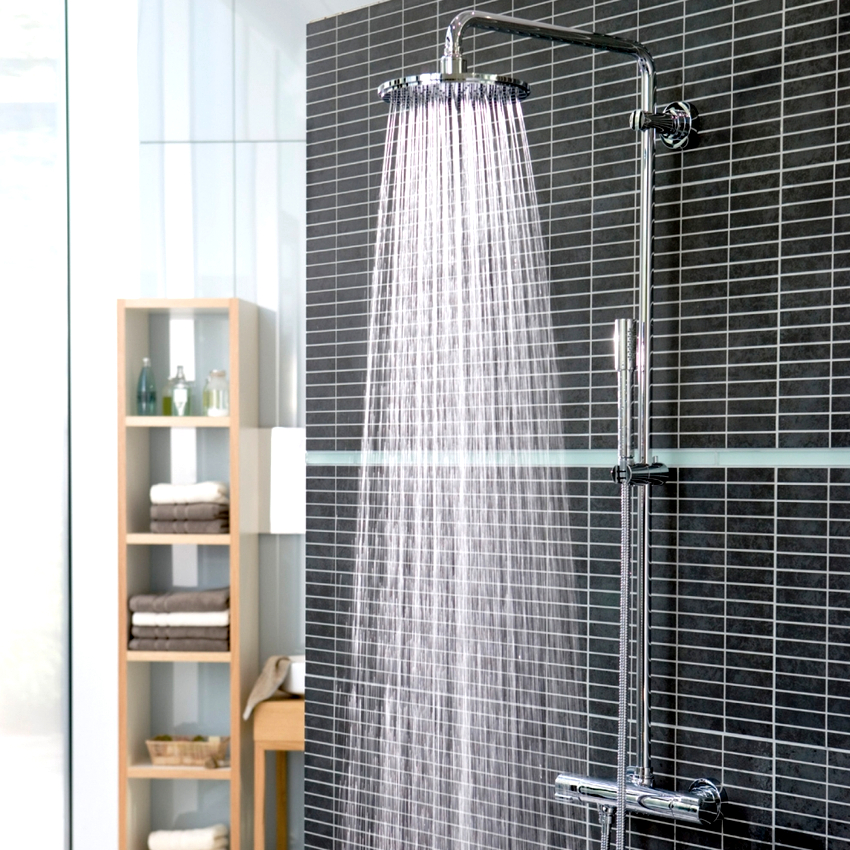 Shower racks consist of a mixer, a bar, one or two shower heads