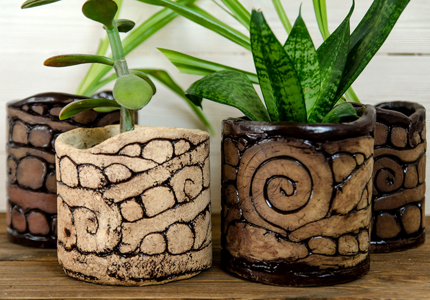 Clay is the most popular material for making flower pots.