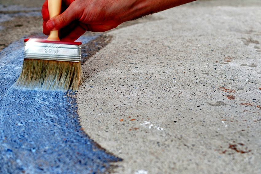 Grundiranje betonskog poda važan je korak prije bojanja površine