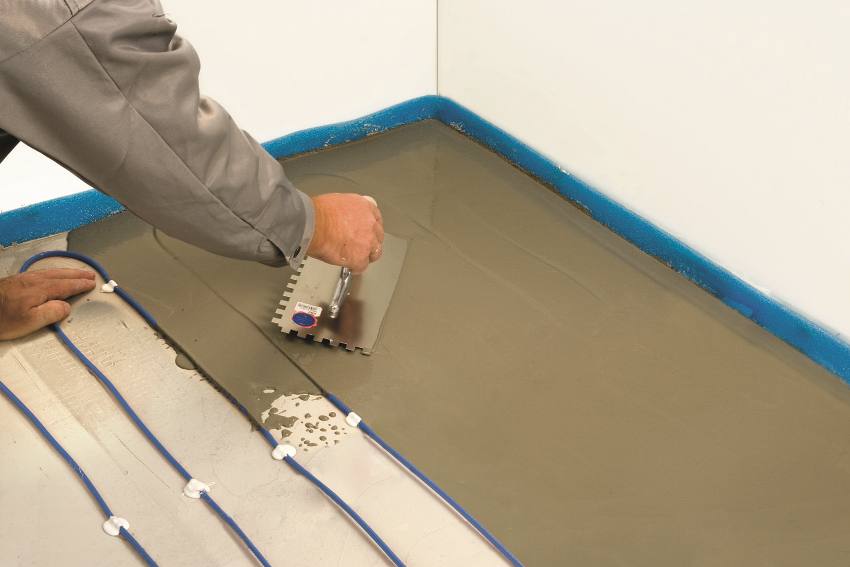First of all, before pouring the coating, you should choose the type of heating that is suitable for the self-leveling floor