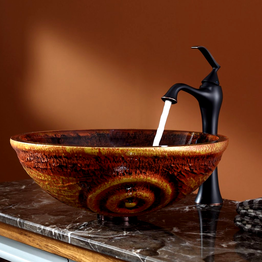 When choosing a sink of the original form, it is necessary to evaluate and analyze the process of its use.
