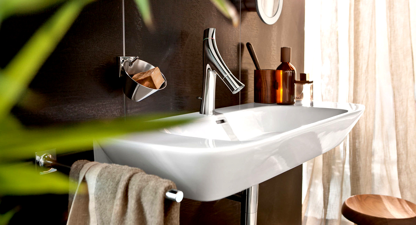 For comfortable use of the sink, its inner central zone should be at least 50x35 cm