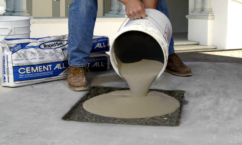 To repair a concrete floor, you need to choose only non-shrinking mixtures