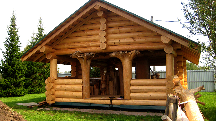 Most often, log gazebos are made of a square or rectangular shape.