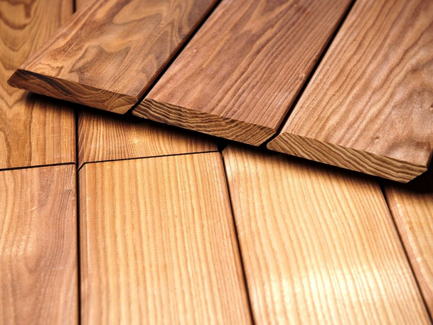 Planken je drvena ploča piljena s četiri strane