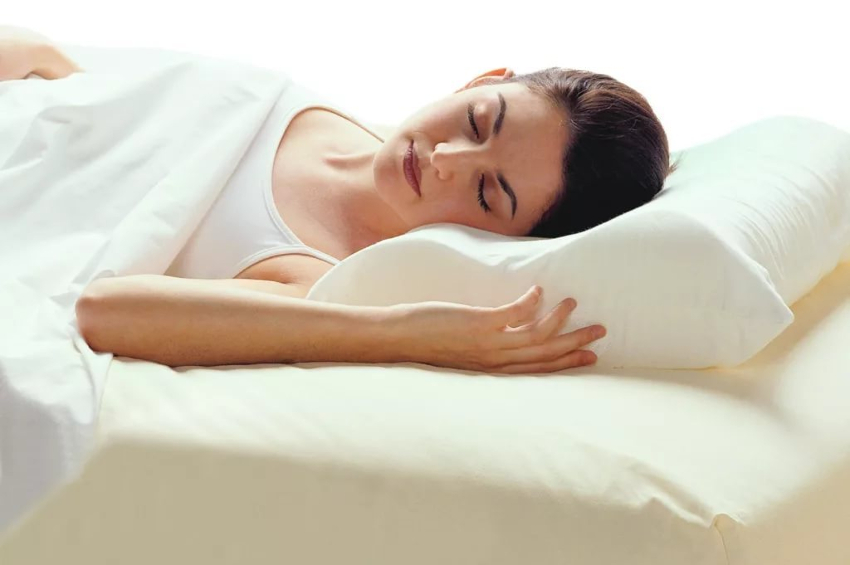 A pillow with memory effect can be chosen one that is characterized by softness, medium hardness or even hard