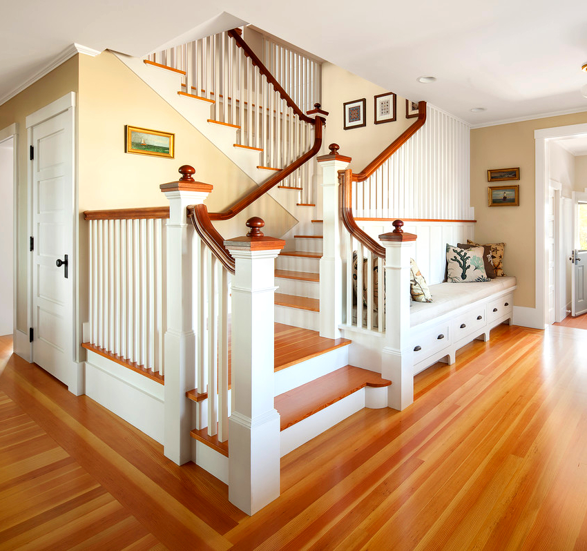 To protect wooden railings from negative factors, they should be painted or treated with special solutions.
