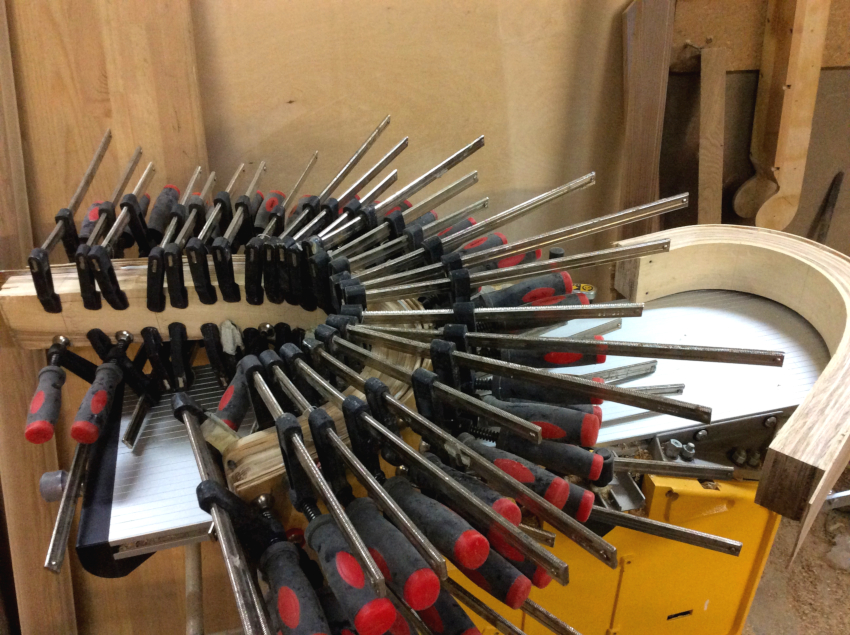 To fix the elements during gluing, use special clamps