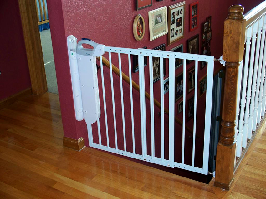 Pregrade, vratnice, kapije, rešetke i rešetke koriste se za blokiranje stepenica