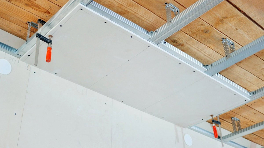 Prilikom stvaranja spuštenih stropova, GVL ploče su pričvršćene na drveni ili metalni sanduk