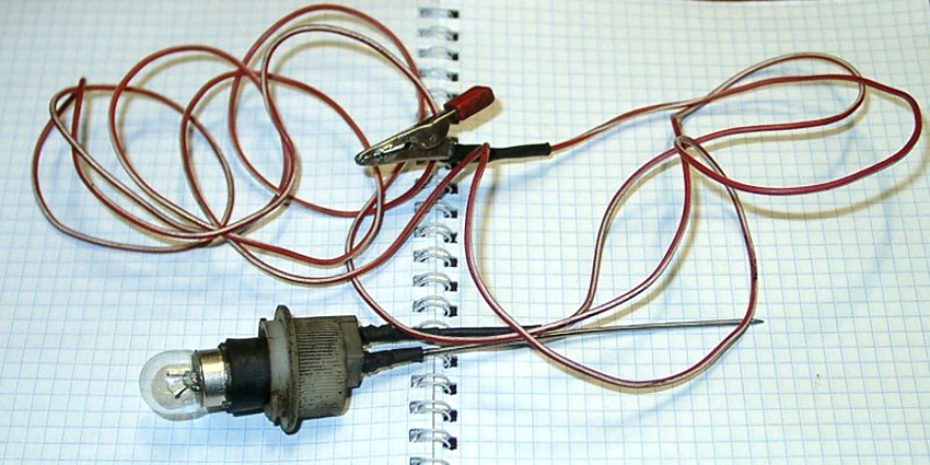 Control consists of a light bulb and two wires