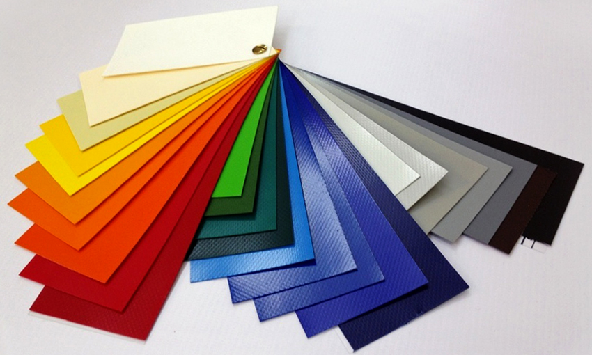 Za obrubljivanje mekih prozora koristi se poseban materijal koji može biti bilo koje boje.
