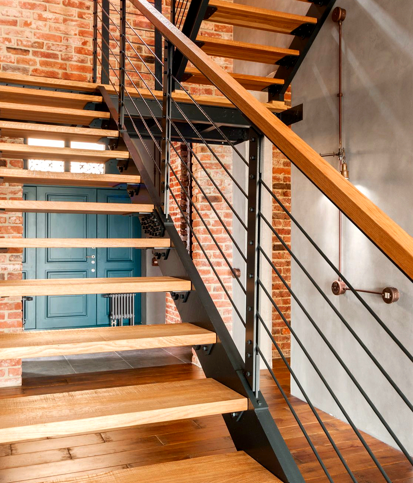 The optimum height for stair railings is 90 cm