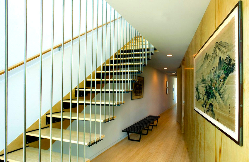 The most popular materials for railings are metal, wood, glass and concrete.