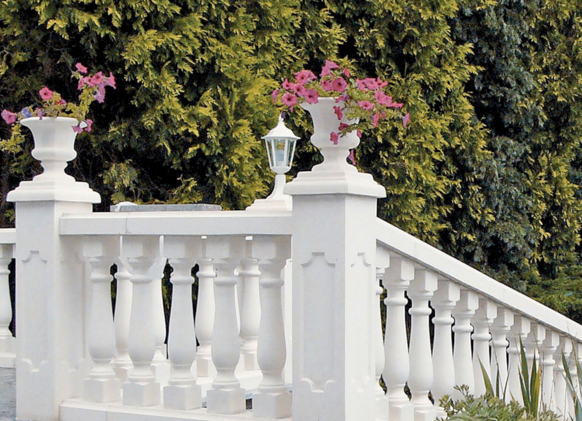 Stone railings look very attractive and expensive