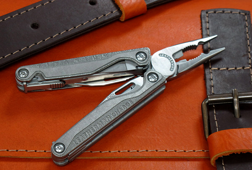 Pliers are available in jaw lengths ranging from 25 to 64 mm