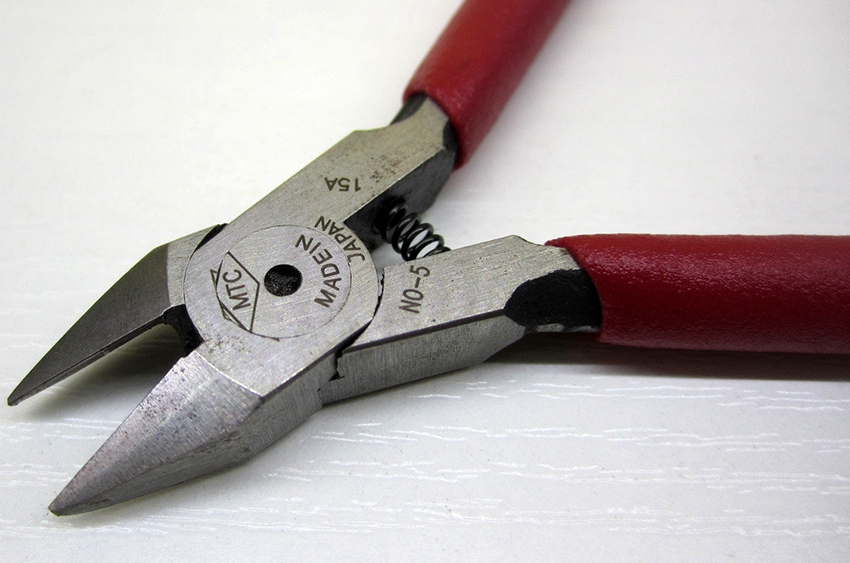 High-quality professional side cutters are made of hardened tool steel