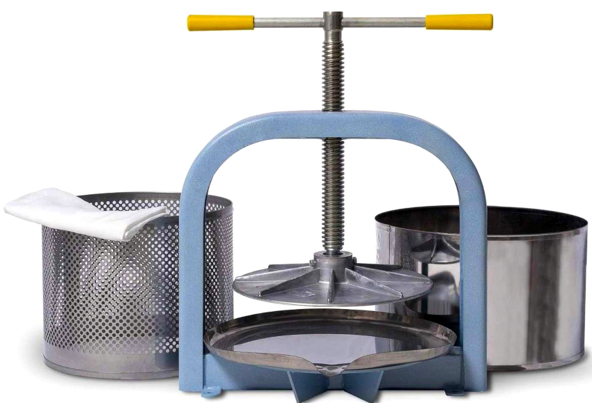 To obtain cold-pressed juice, a screw-type press is suitable