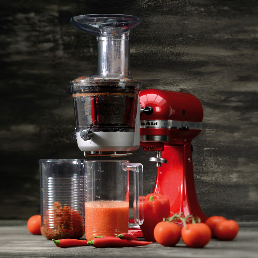 Industrial juicers can handle very large quantities of food with ease