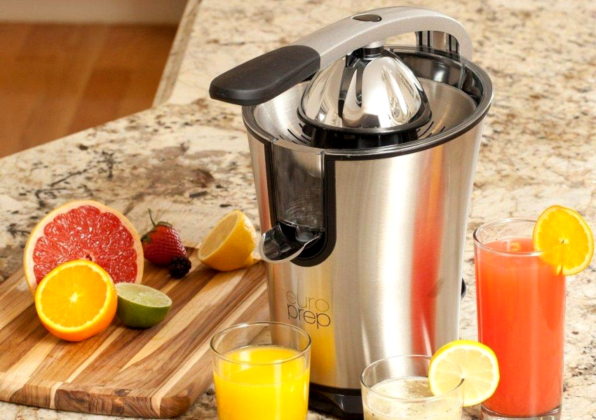 Electric citrus juicers are equipped with different attachments for different types of fruit