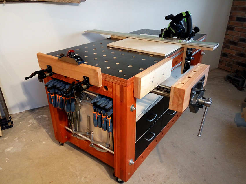 The workbench must be made of hard and durable materials