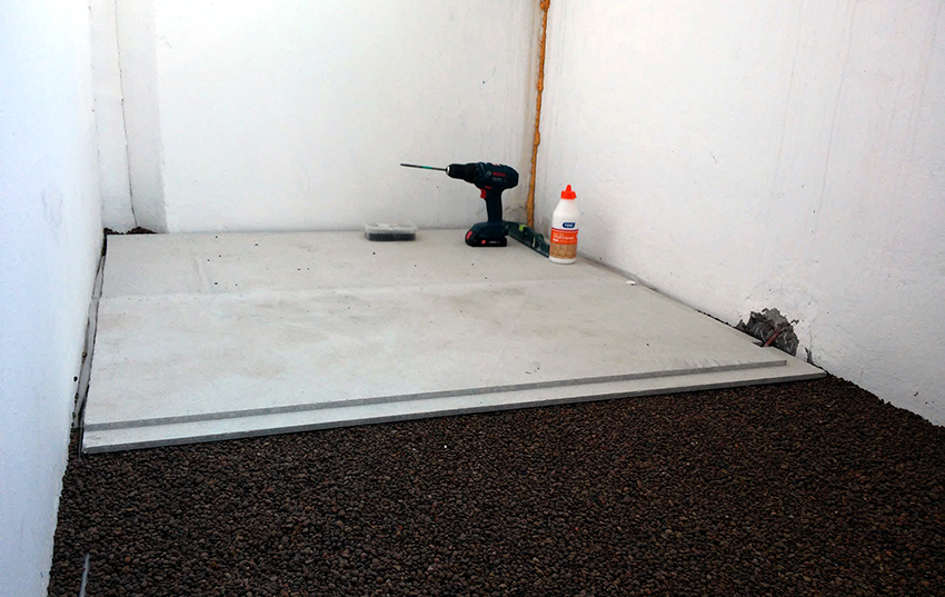 Gypsum fiber sheets can be used not only for leveling the floor, but also for insulation