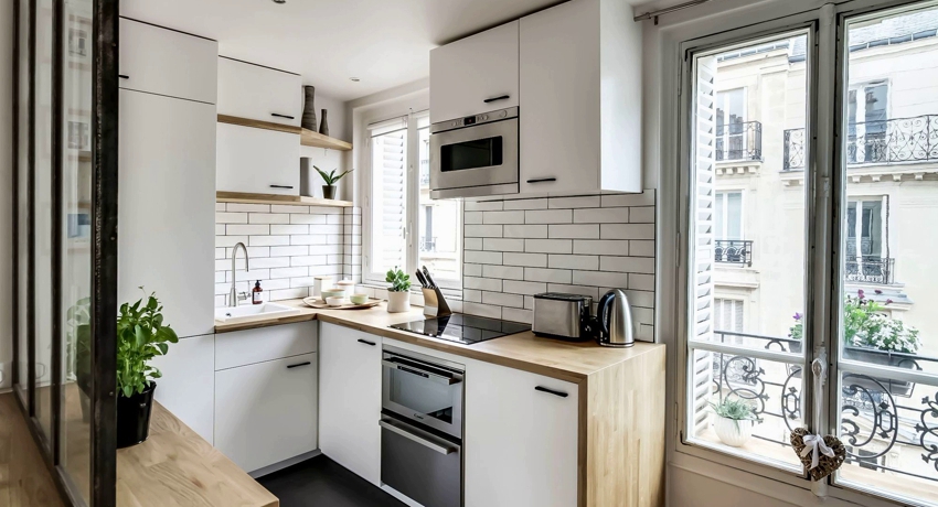 Kitchen with windows: how to play with sunlight to your advantage