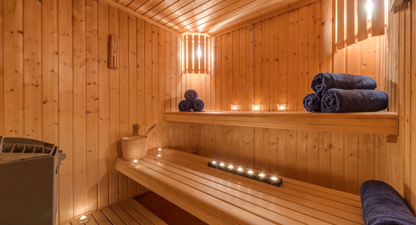 Lamps for baths and saunas: how to organize comfortable and safe lighting