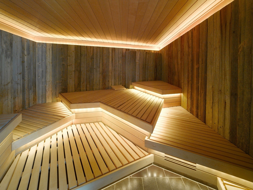 LED lighting of the ceiling and benches in the bath