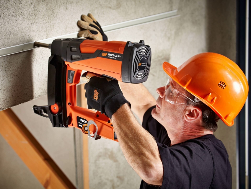 Nail guns differ in technical characteristics and parameters
