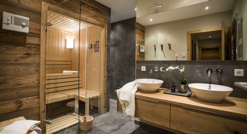 Sauna a l'apartament al bany: com equipar la zona per als procediments de bany