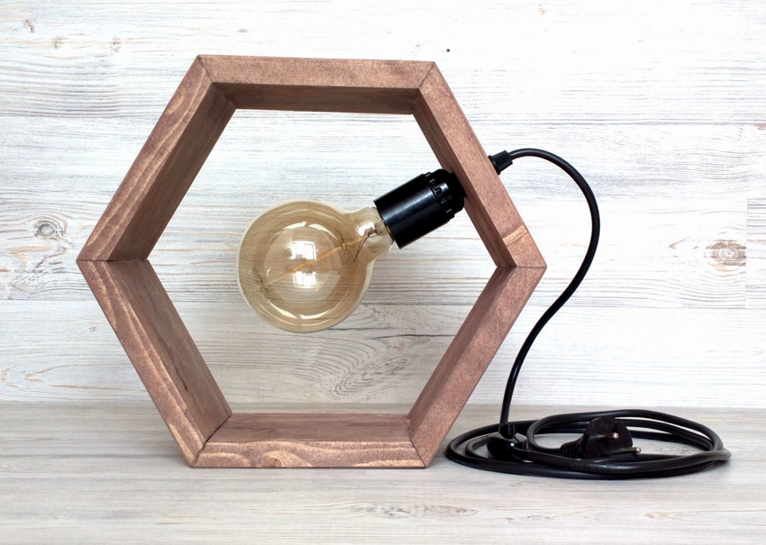 A simple wooden night light can be made by yourself