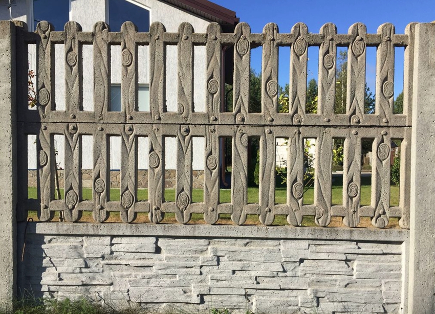 Interesting decorative design of the fence