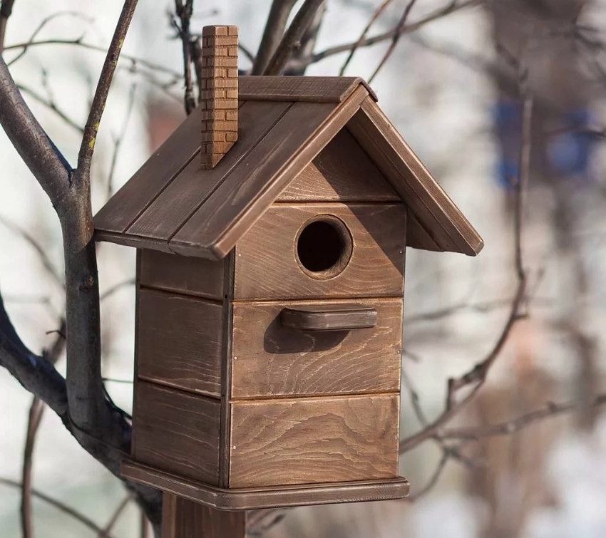 Birdhouse decorated with a chimney