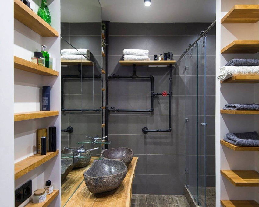 Built-in narrow shelves in the bathroom